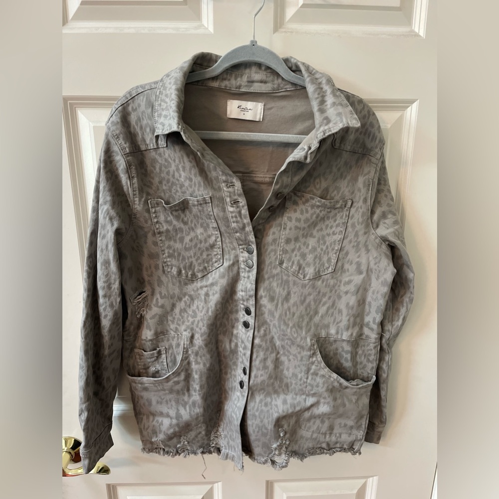 KanCan Signature from Buckle Leopard Print Jacket